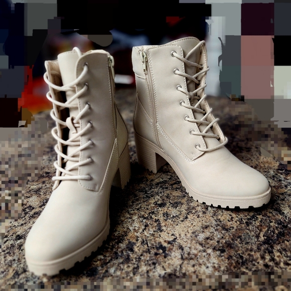 Women's Qupid Cream Lace Up / Combat Style Boots New-No Box (Never Worn) - Picture 4 of 5